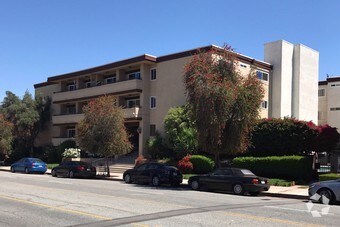 Primary Photo - 5334 Lindley Ave