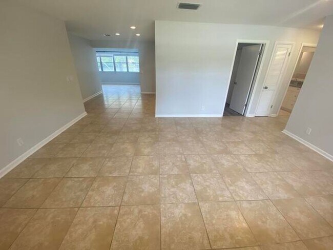 Foto del edificio - 1317 Willow Rd