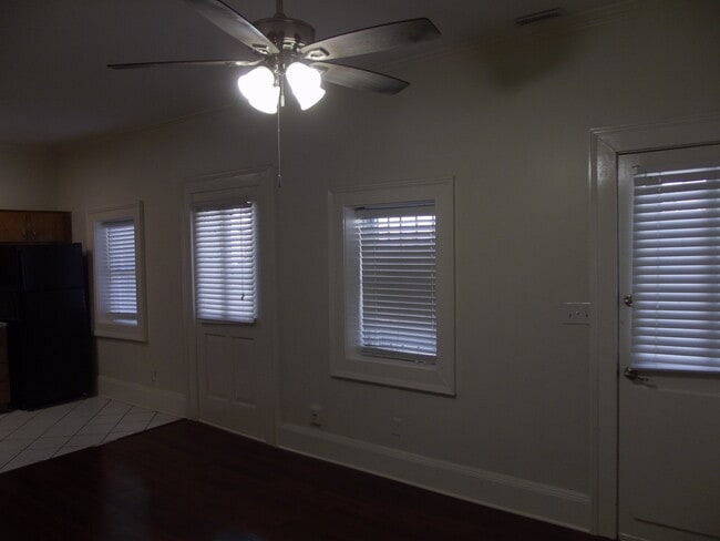 Downstairs - 550 S Campbell St Apartments