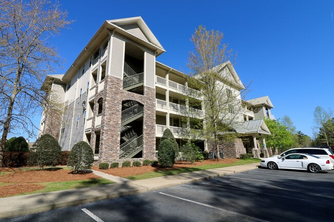 Building Photo - Furnished Condo on Logan Martin Lake