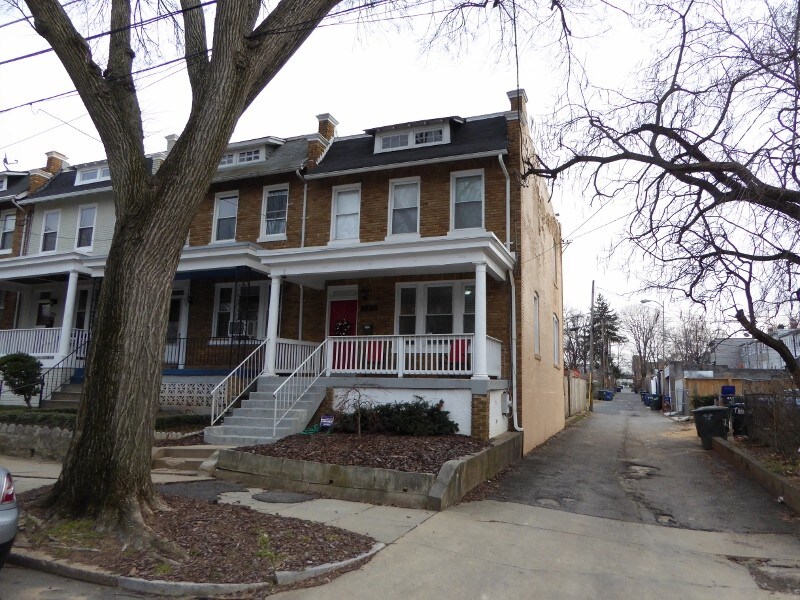 Primary Photo - 720 Decatur St NW