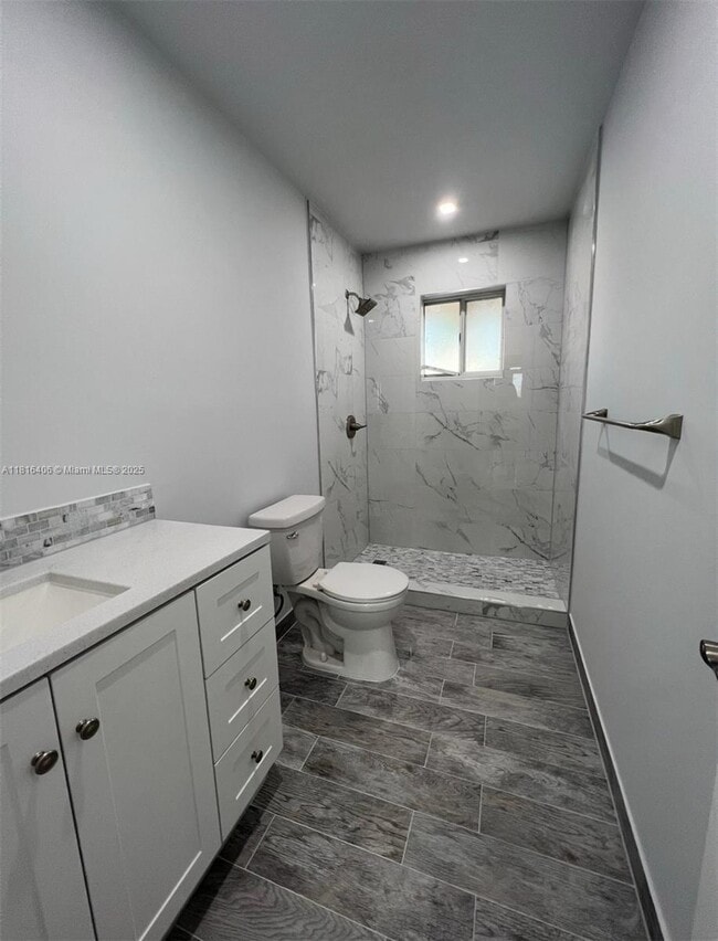 Building Photo - 3041 W 76th St