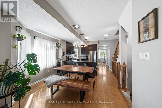 Building Photo - 49 Jardin Private