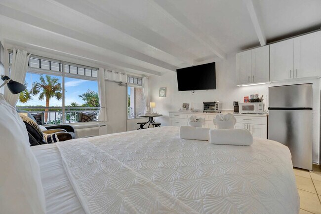 Building Photo - 611 Destiny Dr