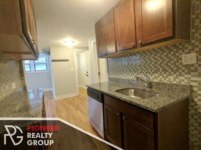 Foto del edificio - 4407 N Wolcott Ave