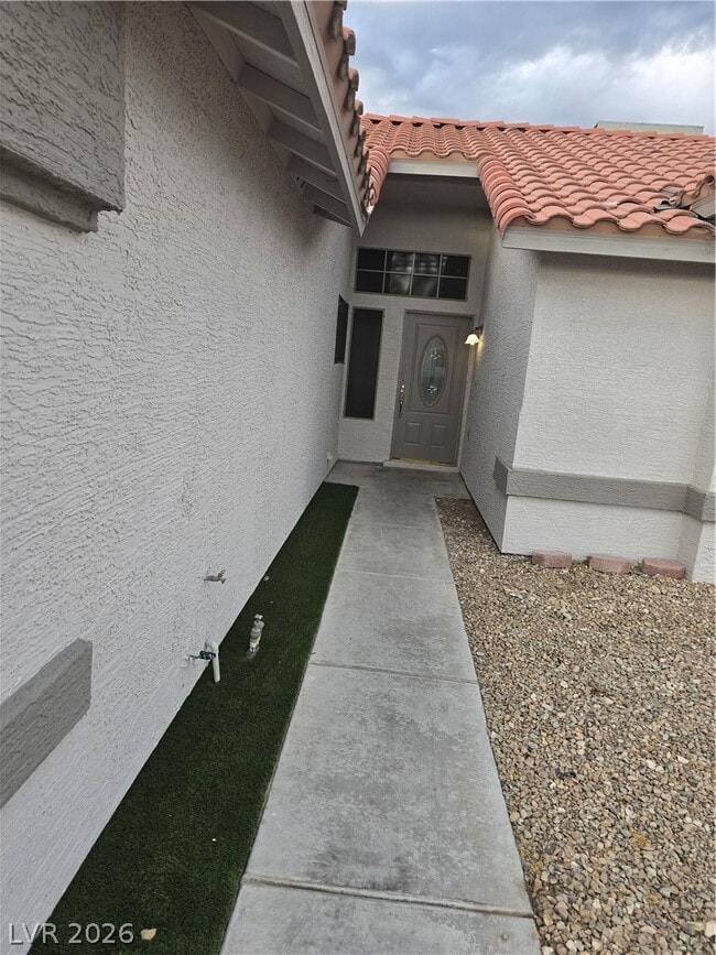 Building Photo - 5843 Berry Hill Ln