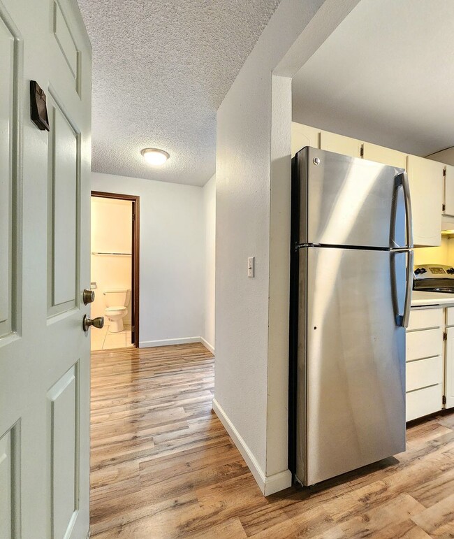 Building Photo - 2 Bed / 2 Bath Condo in Mountlake Terrace ...