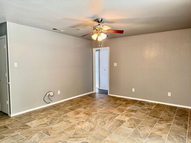 Foto del edificio - Updated Home in Downtown Granbury