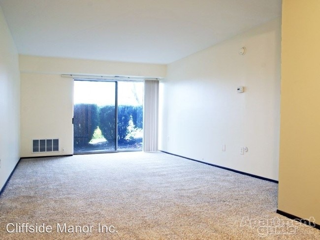 Building Photo - 200 Cliffside Manor