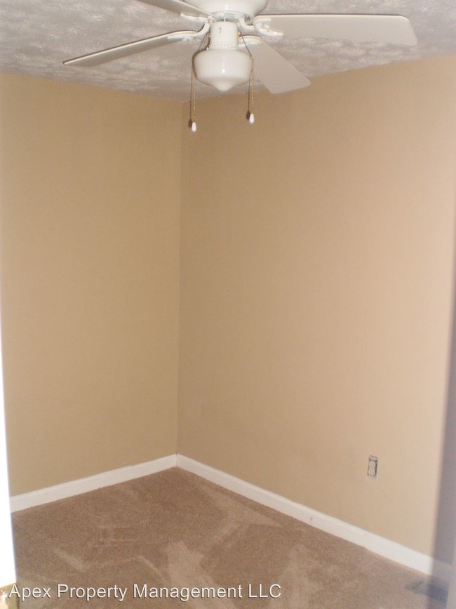 Building Photo - 3 br, 1 bath House - 1700 Iroquois Drive