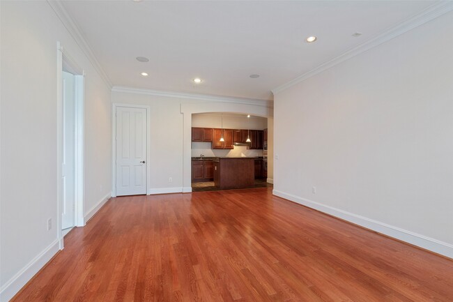 Foto del edificio - 7134 Mapleridge St