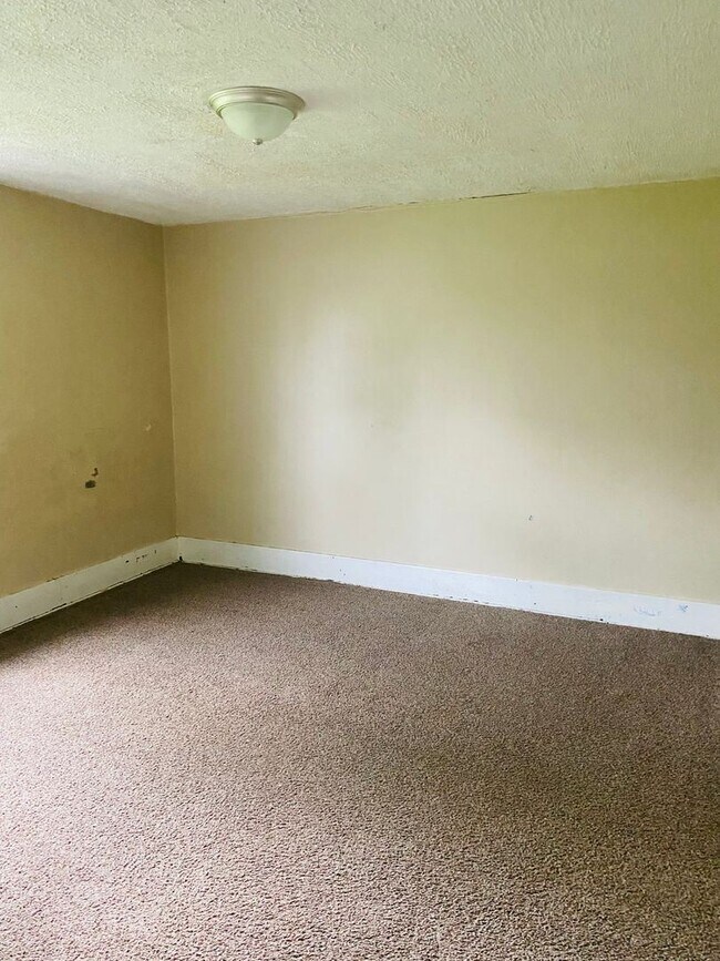 Building Photo - 2 br, 1 bath House - 591 Baldwin Ave