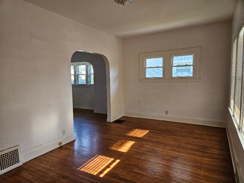 Foto del edificio - 1010 Woodsdale Ave