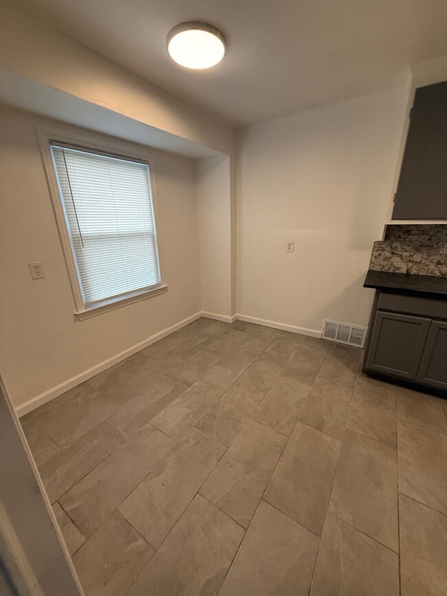 Foto del edificio - 16083 Manning St