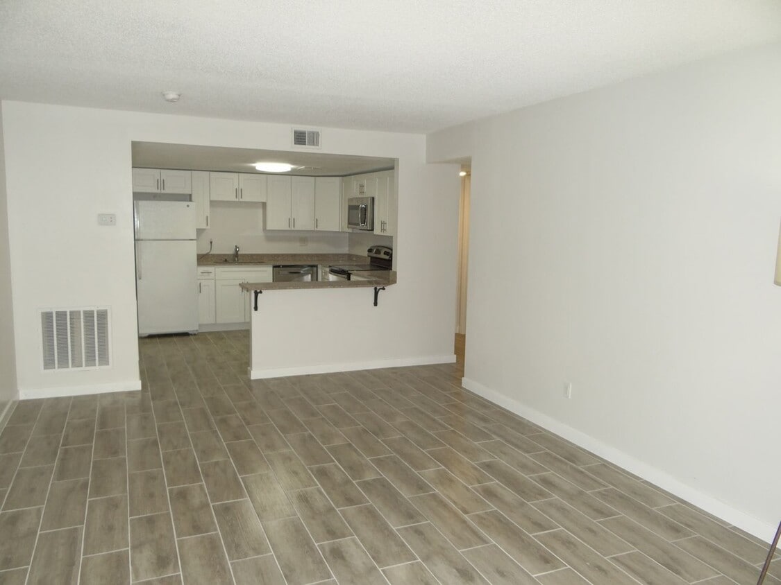 1 bed / 1 bath condo with a bonus den - 1 bed / 1 bath condo with a bonus den