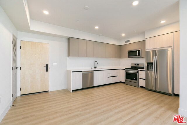 Foto del edificio - 3675 Dunn Dr