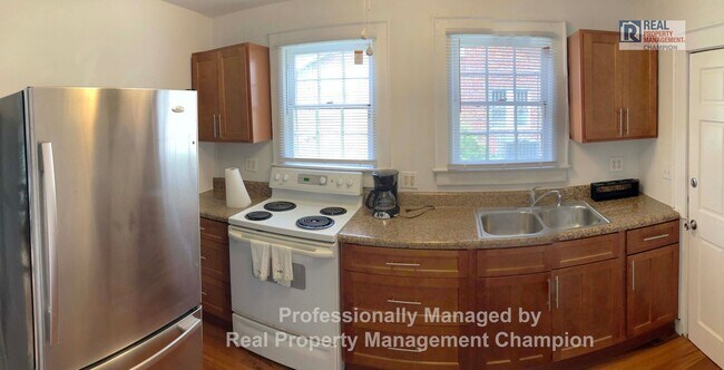 Building Photo - Charming Cottage in the Heart of Wilmington