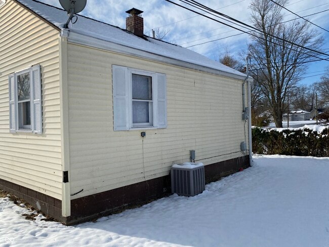 Foto del edificio - 706 W 23rd St