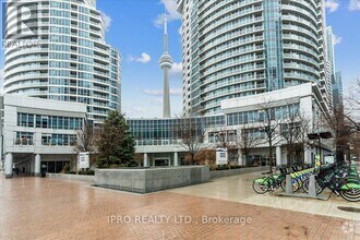 Building Photo - 8-308 York St