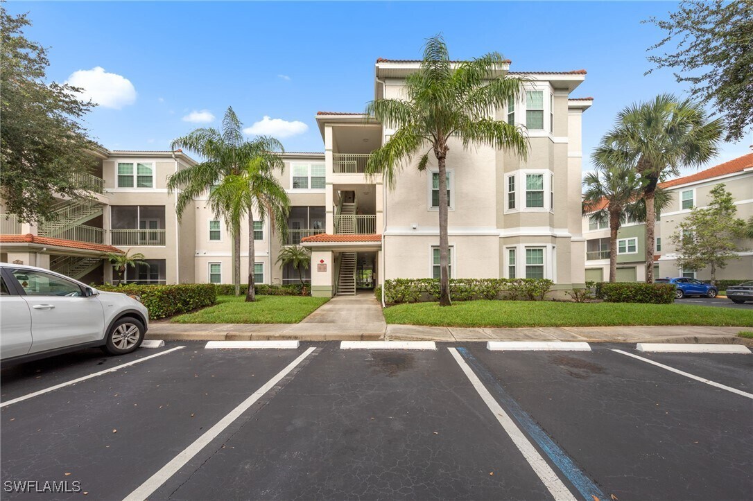 Foto principal - 23500 Walden Center Dr