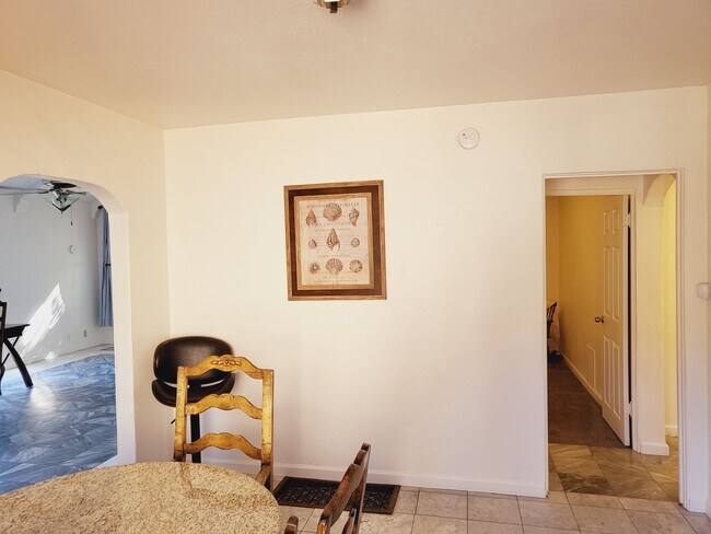 Building Photo - Charming Single Family Home