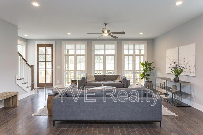 Foto del edificio - 711 Arbor Trace Cir
