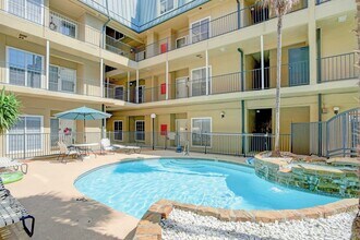 Building Photo - 921 Marine Dr