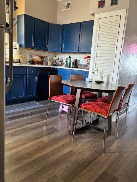 Eat In Kitchen - 1615 W Barry Ave