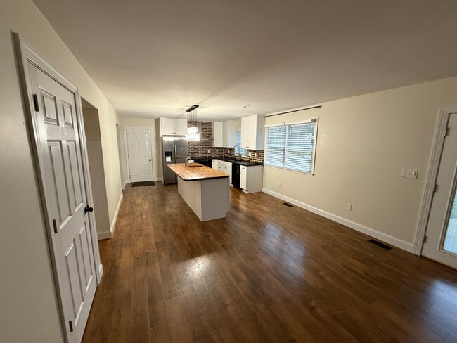 Foto del edificio - 125 Fieldstone Dr