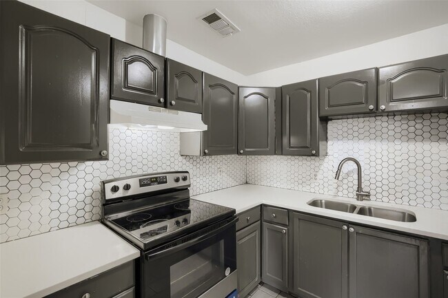 Foto del edificio - 326 E Holley St