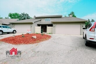 Building Photo - 488 S Good Hope Rd