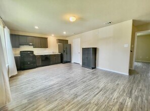 Building Photo - 16666 E Hammon