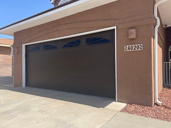 Building Photo - 4029 Foxwood Trail SE