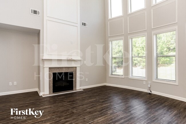 Building Photo - 6252 Stonelake Dr SW