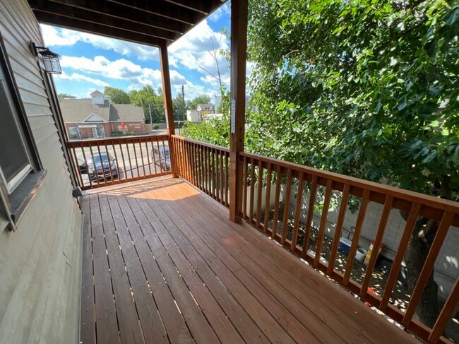 Building Photo - 7 Transit St