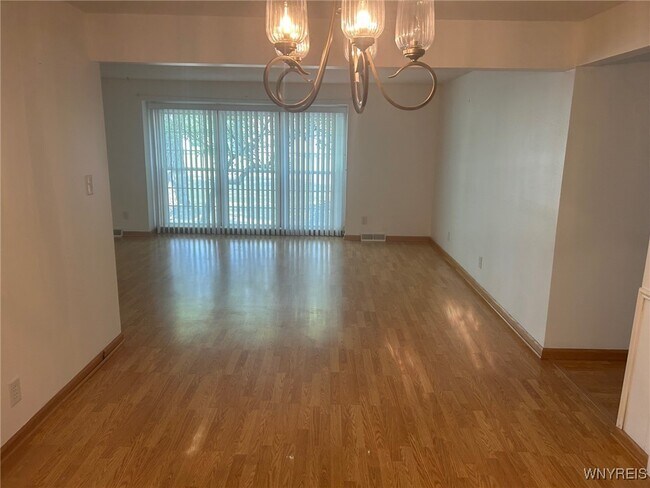 Building Photo - 80 Carriage Dr