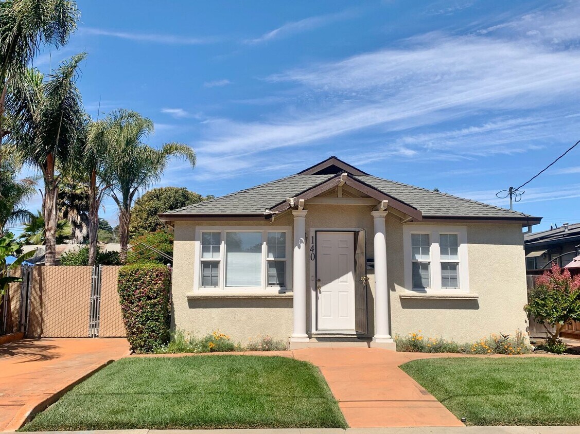 Foto principal - Charming 3 Bedroom Home in Hollister