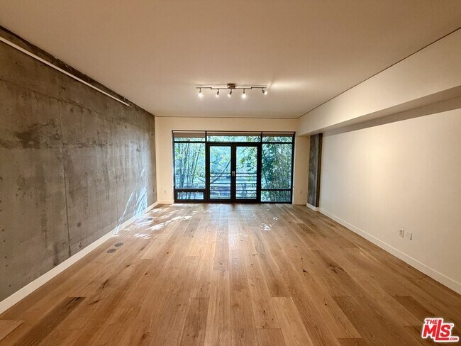 Foto del edificio - 1111 S Grand Ave