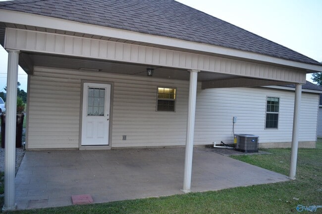 Building Photo - 28065 Pinedale Rd