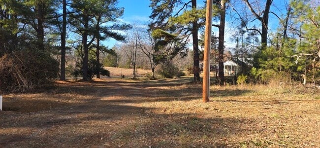 Building Photo - 20661 Monrovia Rd