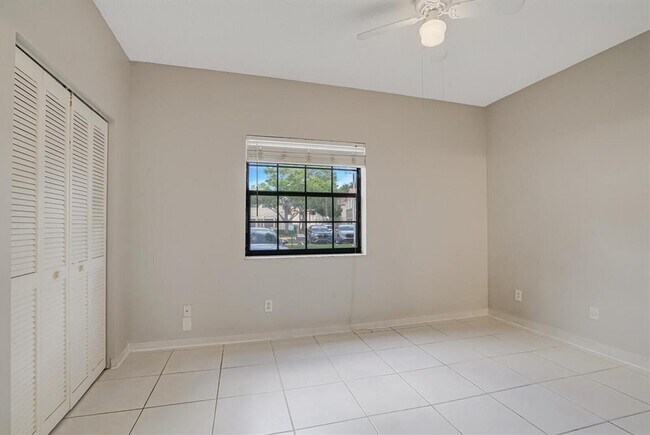Foto del edificio - 401 SW 158th Ter