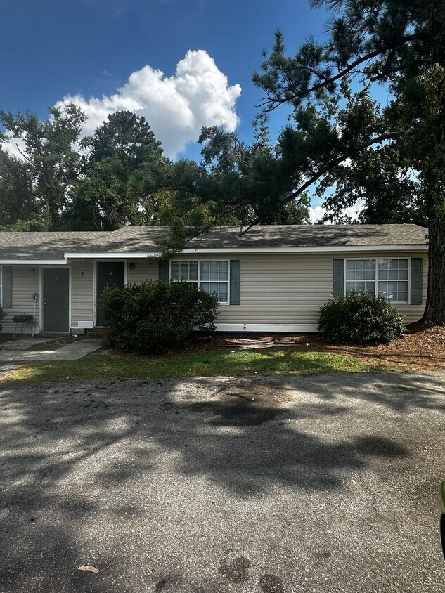 Primary Photo - 2 Bedroom 1 Bath Apartment