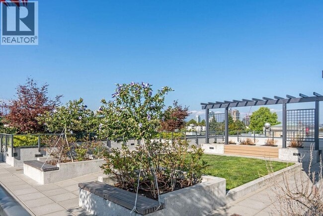 Building Photo - 8888 Osler St