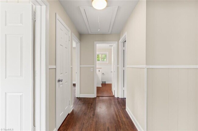 Building Photo - 3 Bedroom Ardmore Home- Pets Welcome-Flexible Lease Lengths Available