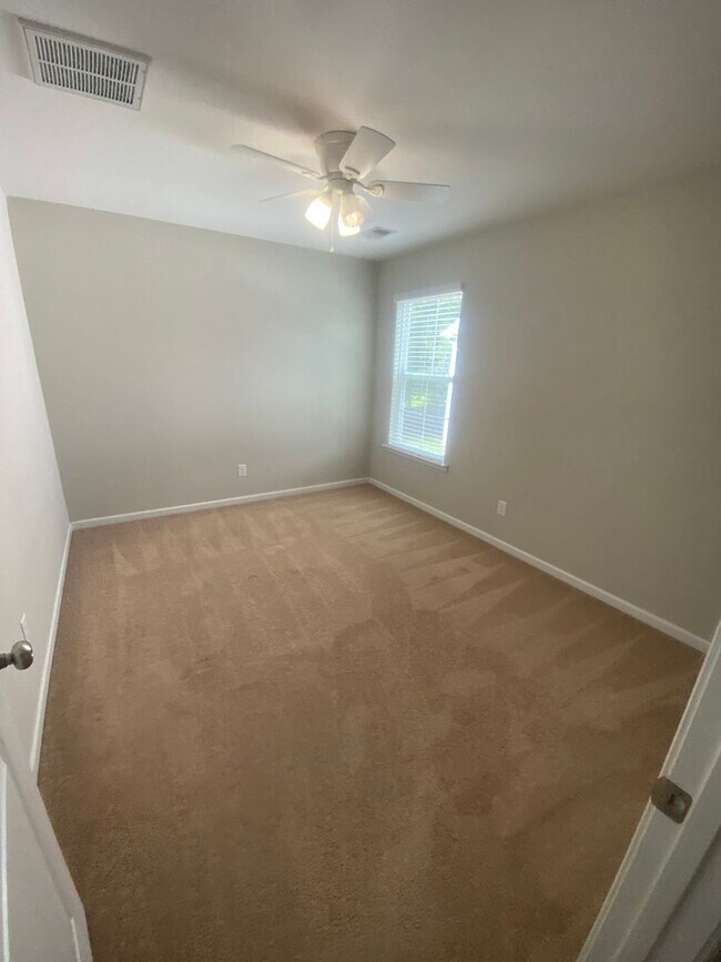 Foto del edificio - Move In Ready!!!!