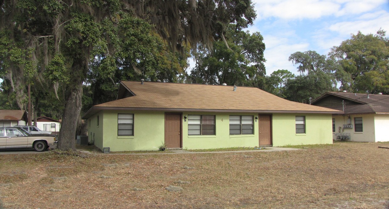 Building Exterior - 43 NW 21st Pl