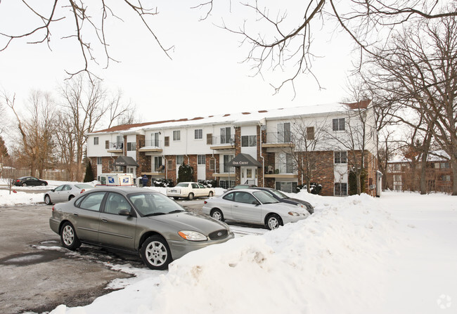 Building Photo - Oak Crest