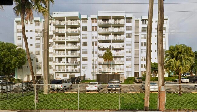 Building Photo - 15600 NW 7th Ave