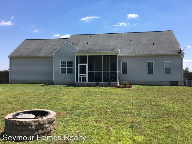 Building Photo - 4 br, 3 bath House - 568 Friendly Drive