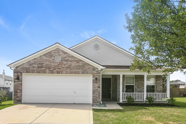 Building Photo - 823 Pine Lake Dr